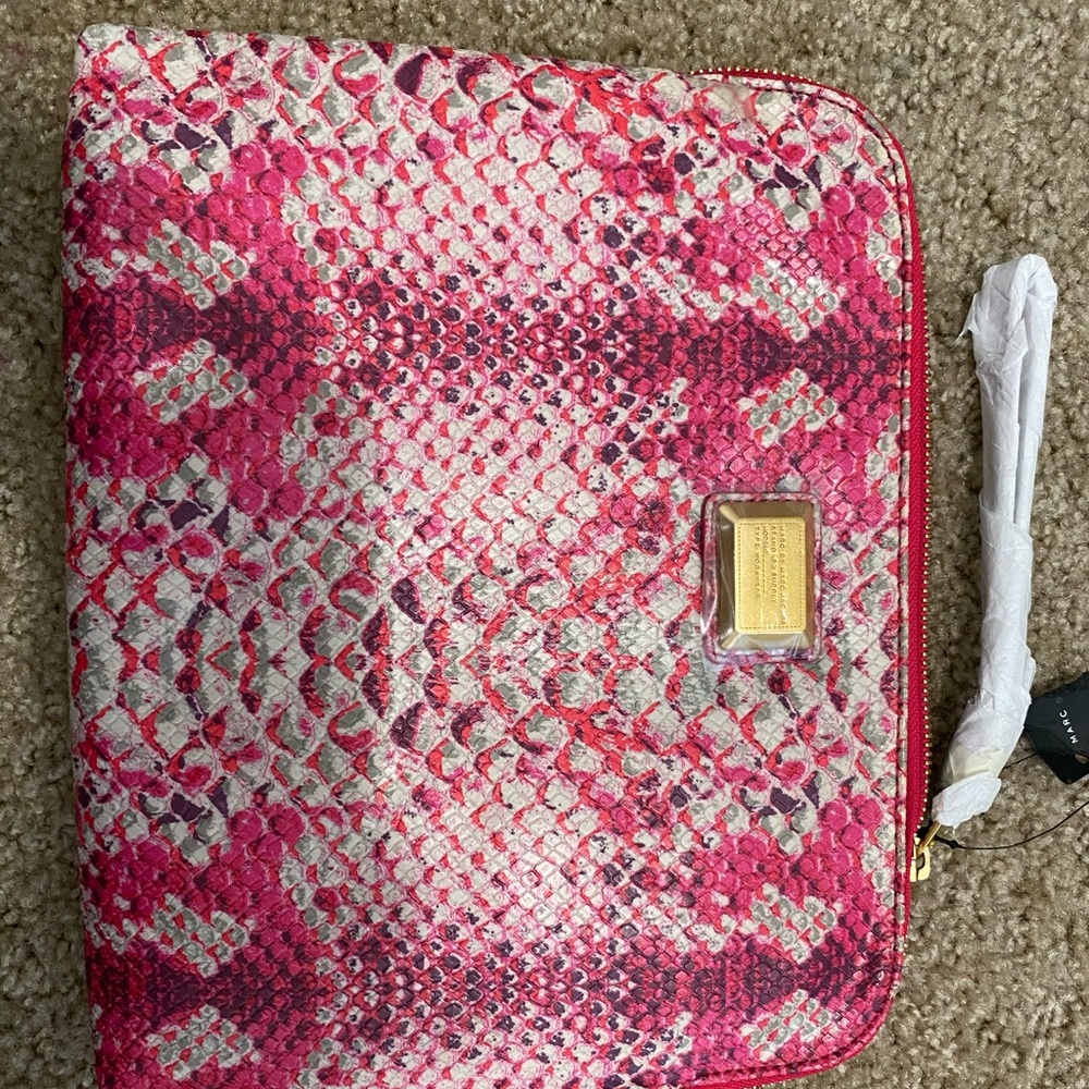 Zip tote